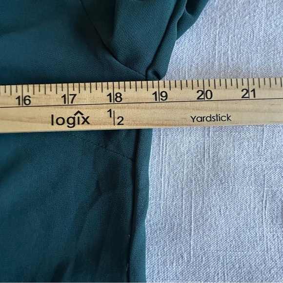 Lulus Blouse Womens S Green Tie Neck Button Front Long Sleeve Keyhole Holiday - Picture 5 of 8
